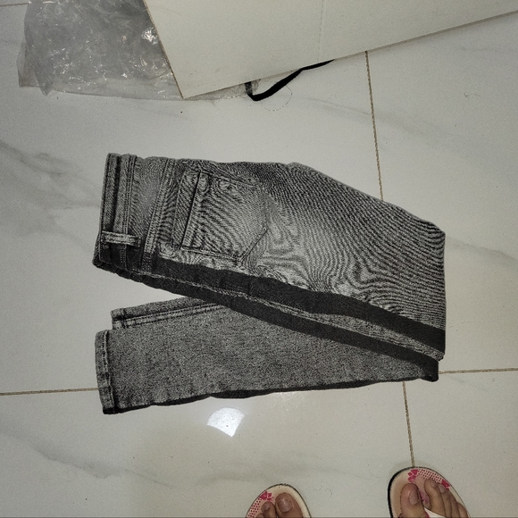 Jeans - Picture 2 of 14